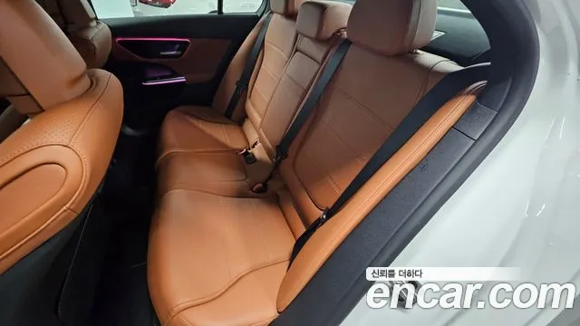 Mercedes-Benz C-Class 2025 — фото 15