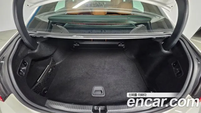 Mercedes-Benz C-Class 2025 — фото 17