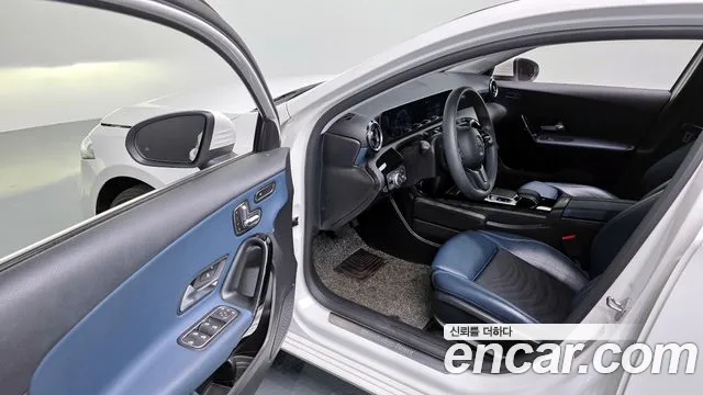 Mercedes-Benz A-Class 2019 — фото 13