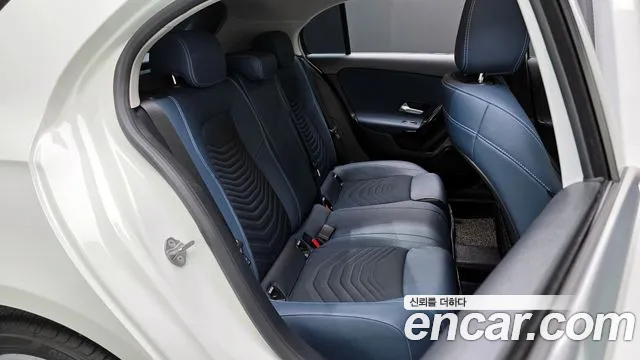 Mercedes-Benz A-Class 2019 — фото 17