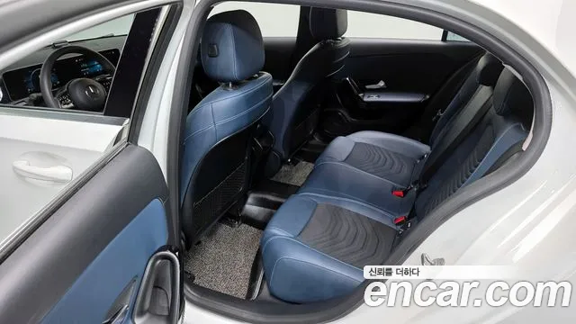 Mercedes-Benz A-Class 2019 — фото 18