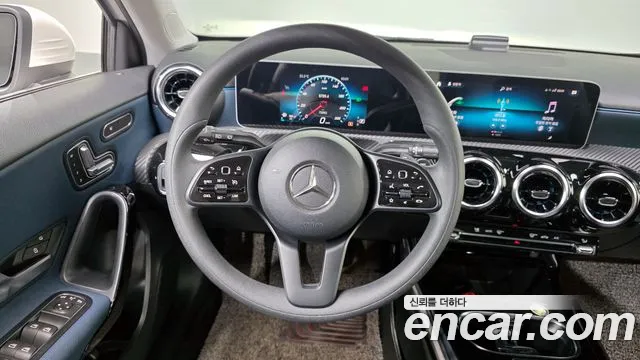 Mercedes-Benz A-Class 2019 — фото 19