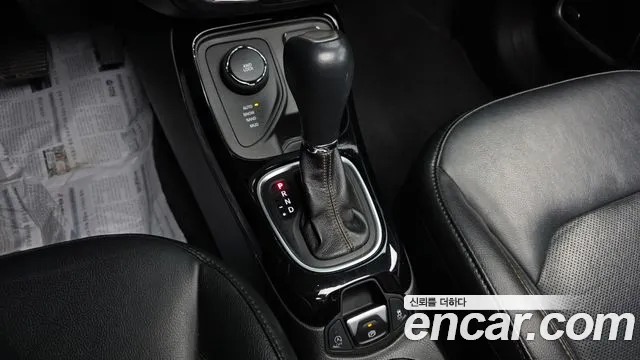 Jeep Compass 2018 — фото 12