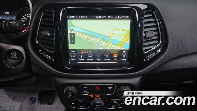 Jeep Compass 2018 — фото 19