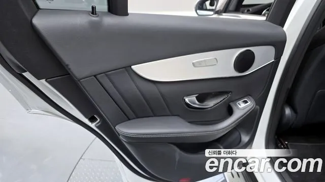 Mercedes-Benz GLC-Class 2021 — фото 15