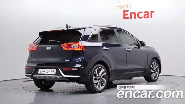 Kia Niro 2018 — фото 2