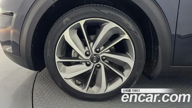 Kia Niro 2018 — фото 5