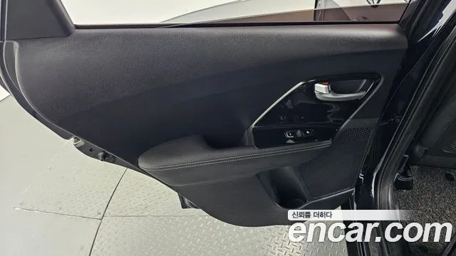Kia Niro 2018 — фото 15