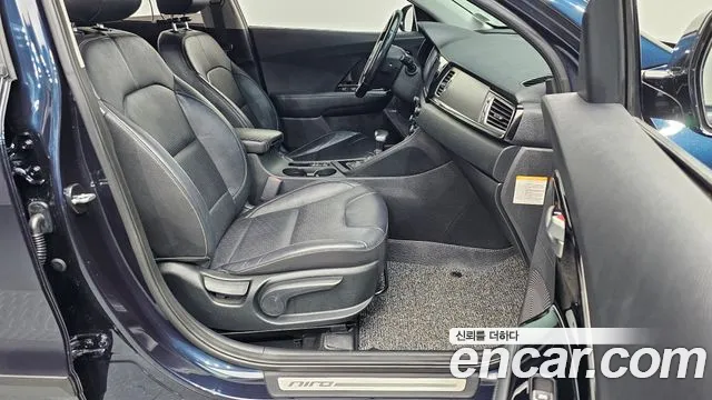 Kia Niro 2018 — фото 16
