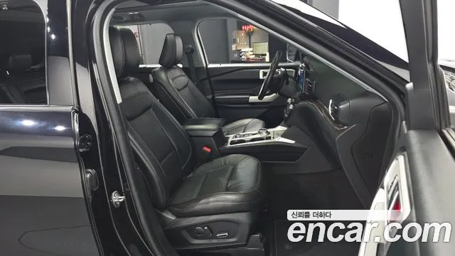 Ford Explorer 2020 — фото 17