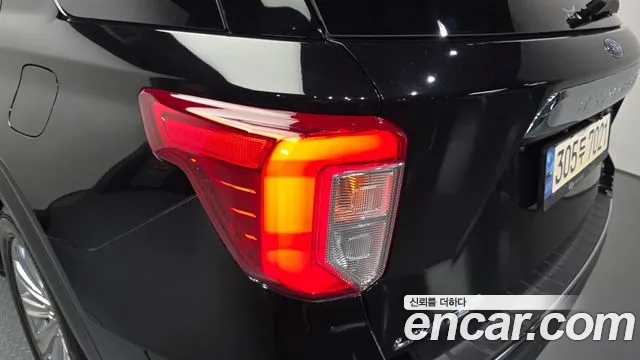 Ford Explorer 2020 — фото 9