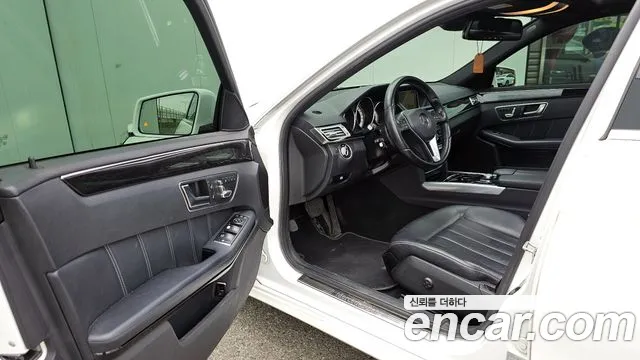 Mercedes-Benz E-Class 2015 — фото 10