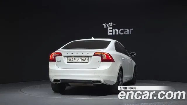 Volvo S60 2018 — фото 4
