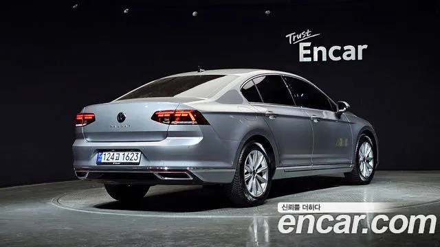 Volkswagen Passat 2021 — фото 2