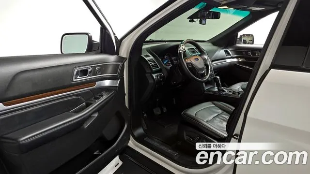 Ford Explorer 2017 — фото 10