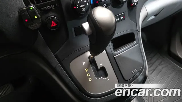 Hyundai Starex 2016 — фото 9
