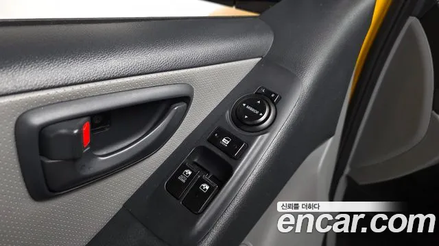 Hyundai Starex 2016 — фото 20
