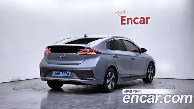 Hyundai Ioniq 2018 — фото 1
