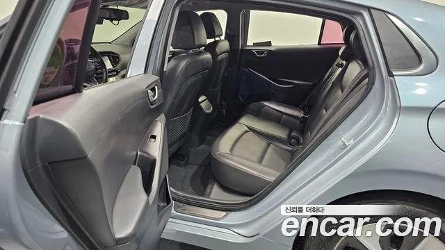 Hyundai Ioniq 2018 — фото 16