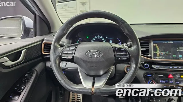 Hyundai Ioniq 2018 — фото 18