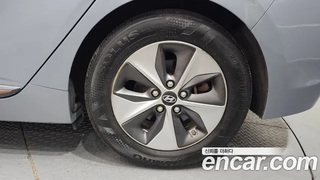 Hyundai Ioniq 2018 — фото 6