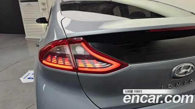 Hyundai Ioniq 2018 — фото 8