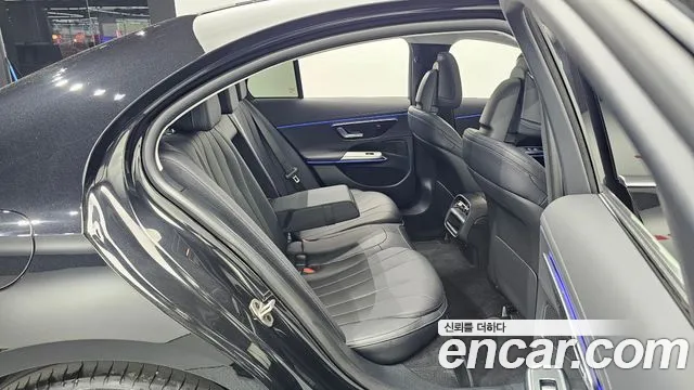 Mercedes-Benz E-Class 2025 — фото 17