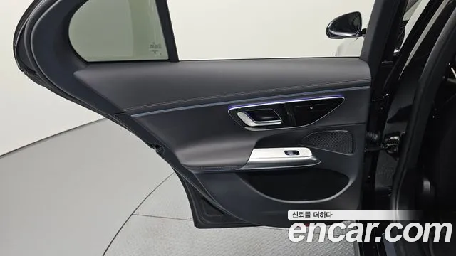 Mercedes-Benz E-Class 2025 — фото 15