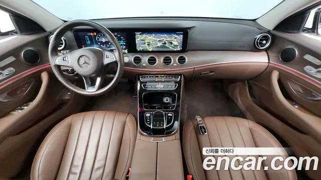 Mercedes-Benz E-Class 2017 — фото 7