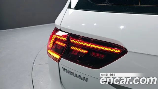 Volkswagen Tiguan 2018 — фото 9