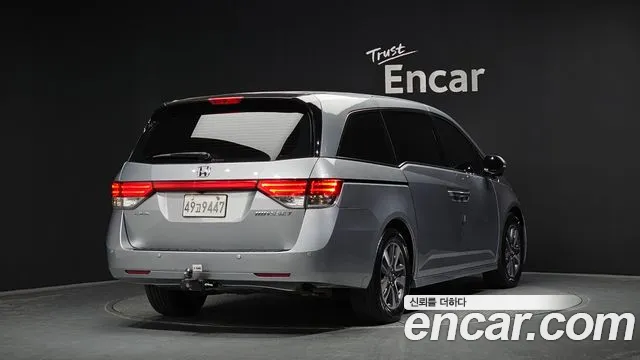 Honda Odyssey 2016 — фото 2