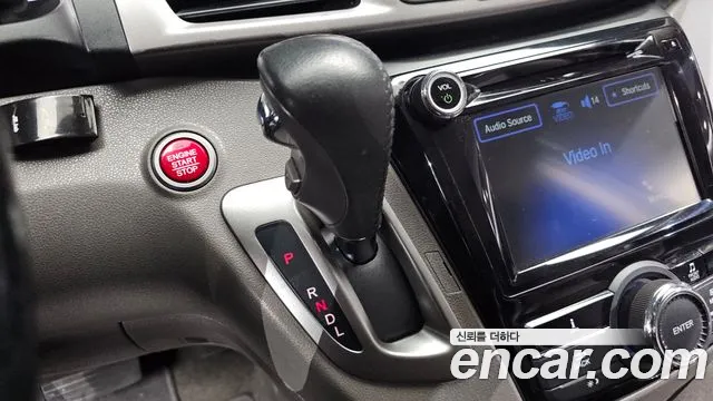 Honda Odyssey 2016 — фото 9