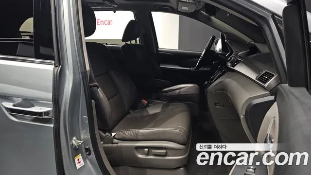 Honda Odyssey 2016 — фото 10