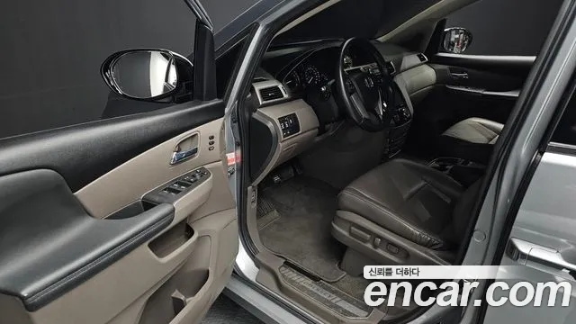 Honda Odyssey 2016 — фото 11