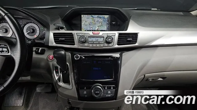 Honda Odyssey 2016 — фото 14