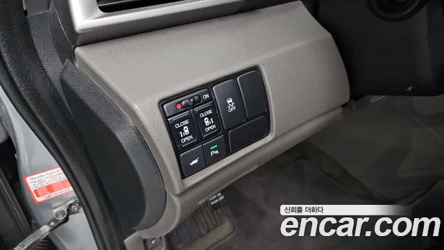 Honda Odyssey 2016 — фото 18
