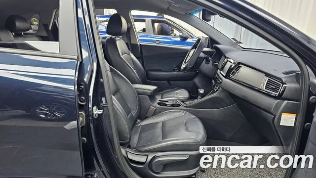 Kia Niro 2018 — фото 11