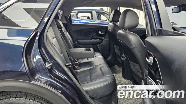 Kia Niro 2018 — фото 12