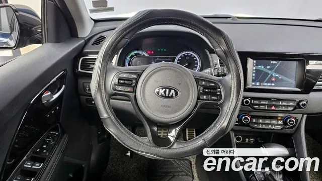Kia Niro 2018 — фото 13