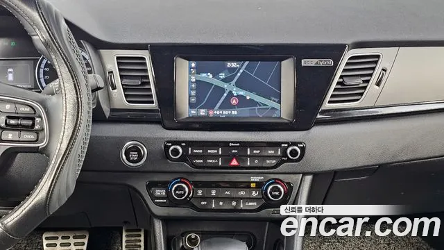 Kia Niro 2018 — фото 14