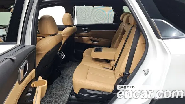 Kia Sorento 2023 — фото 16