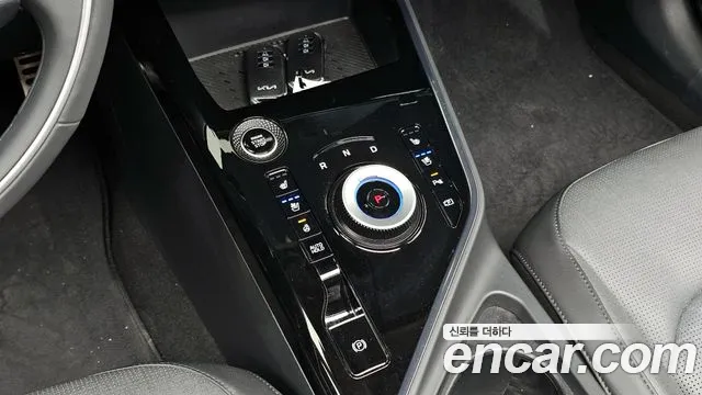 Kia Niro 2022 — фото 11