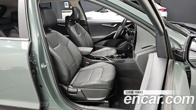 Kia Niro 2022 — фото 15