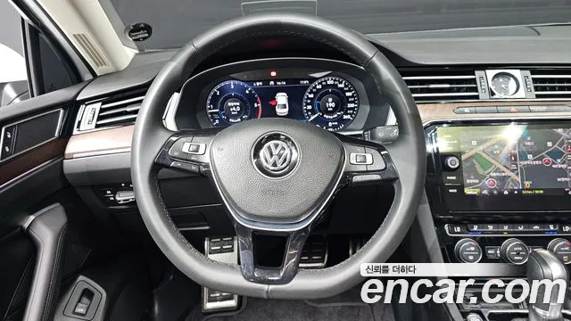 Volkswagen Passat 2018 — фото 13
