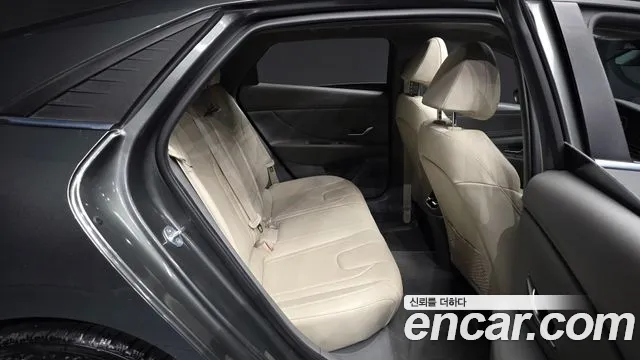 Hyundai AVANTE 2023 — фото 18