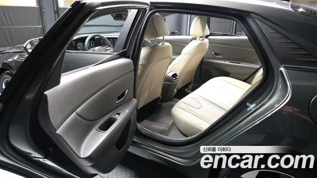 Hyundai AVANTE 2023 — фото 16