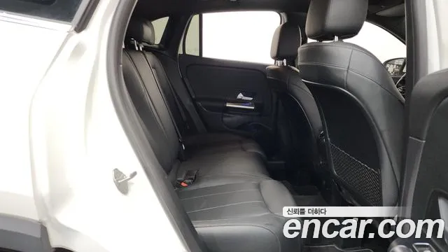 Mercedes-Benz GLA-Class 2021 — фото 11
