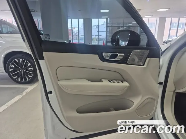 Volvo XC60 2026 — фото 17