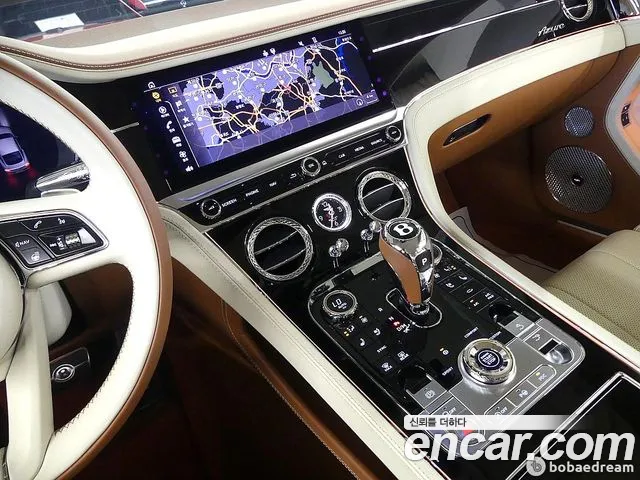 Bentley Continental 2023 — фото 15