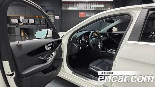 Mercedes-Benz C-Class 2017 — фото 12